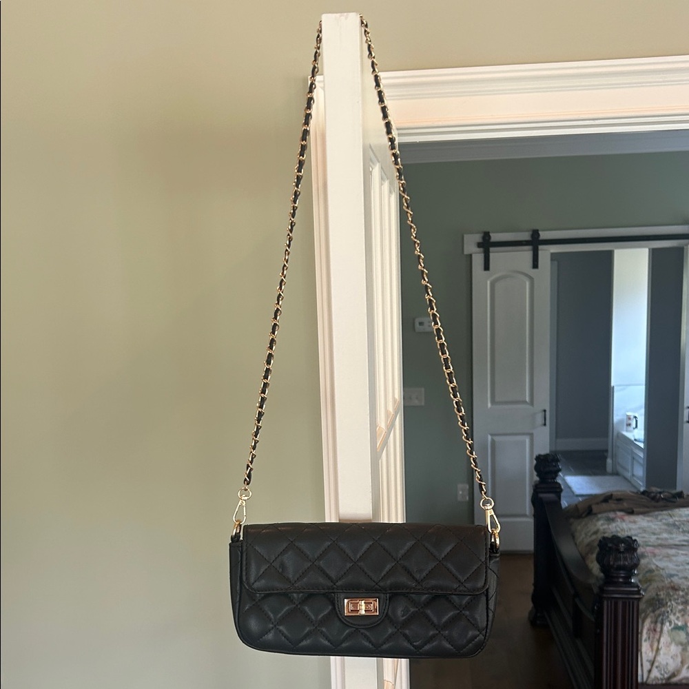Source Unknown Black Quilted Shoulder Bag with Chain Strap
